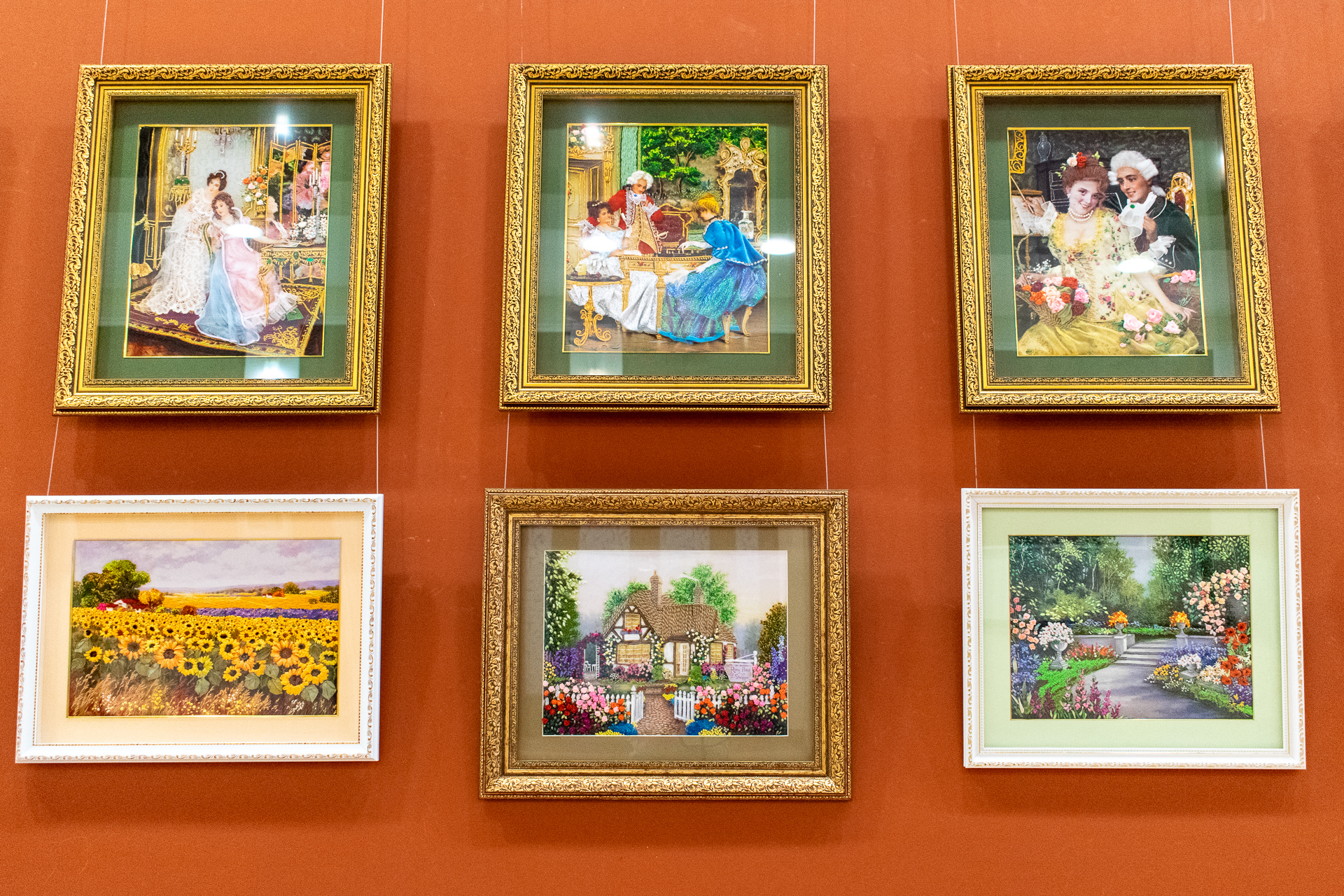 Выставка От всего сердца открылась в Районном Доме культуры